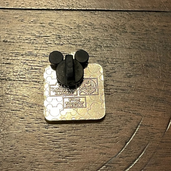 Disney Trading Pin Toy Story Alien Face Head Square- Shanghai - Picture 2 of 3